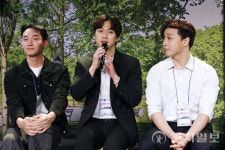 [현장] 연극 남사친여사친 1주년 맞아 관객과의 대화 뜨거운 호응