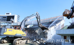 전주종합경기장 주경기장 구조물 철거 돌입… MICE복합단지 조성 속도
