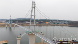경기도, '여주 남한강 출렁다리' 준공… 관광시대 서막 열다