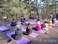 곡성군 치매안심센터, 치유의숲과 쉼터 프로그램 운영