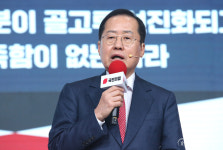 홍준표 대선 때는 지게 작대기도 필요… 한덕수 그만두고 입당했으면