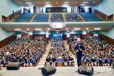 김수환 부산경찰청장, 이사벨중학교서 학교폭력 예방 특별강의