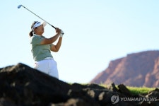 [골프] 유해란, LPGA 투어 블랙 데저트 챔피언십 2R도 선두… 이소미 2위