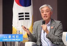 [포토] 스마트 AI 포럼 토론 발표하는 윤석빈 서강대 AI.SW대학원 특임교수