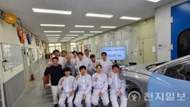 경기도기술학교 교육생, 자동차 도장 실습 통해 실무 역량 키워