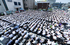 [포토] 신천지 익산교회 정오예배 드리는 성도들
