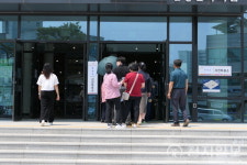 [포토] 소중한 한 표, 담양 문화회관 사전투표소 현장