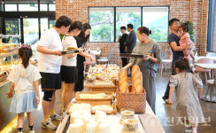 천안시 빵지순례 빵빵데이… 빵의 도시 천안 자리매김