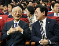 박찬대 후원회장, 이재명→윤여준 수락… 11일 후원회 오픈