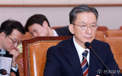 [포토] 질의 받는 정성호 법무장관 후보자