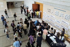 [포토] 참석자 몰린 광복 80주년 기념 명사초청 특강