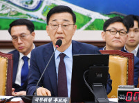 [포토] 답변하는 김윤덕 국토부장관 후보자