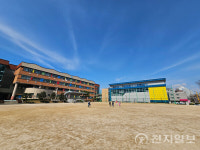 [경기 디지털선도학교 탐방⑥] 평택 송화초등학교 태블릿 속 교실 혁명… 디지털이 바꾼 농촌 학교