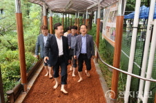 의왕시, 오전로가족공원 황톳길 개장… 주민 위한 힐링 보행로 조성