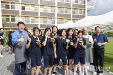 [포토] 이정선 광주시교육감, 동신여중서 팥빙수 봉사