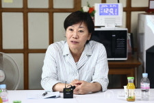 송미령 농식품부 장관, 여주시 구양리 마을태양광 발전소 방문