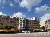 [경기 디지털 선도학교⑩] 동두천송내초등학교, AI로 여는 맞춤형 혁신 배움의 즐거움, 깨닫는 행복