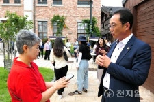 [포토]  월담 야시장 찾은 담양군의회 이기범 의원