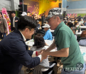 양촌 경로잔치 찾은 김병수 시장 노후가 즐거운 김포 만들 것