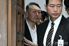 [포토] 구속 후 첫 재판 출석하는 윤석열