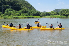 섬진강서 카누·카약 체험… 순창군, 수상레저기구 체험교실 무료 운영