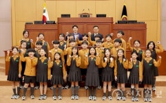 성모초 학생들, 대전시의회 견학… 사회 문제 열띤 토론