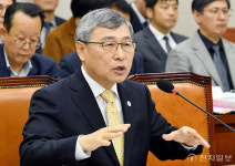 [포토] 질의 답변하는 정근식 서울시교육감
