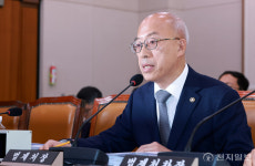[포토] 조원철 법제처장, 국정감사 답변