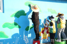 신천지자원봉사단 송하지부, 화순군 능주 들소리 공연 벽화로 재현