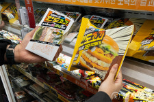 세븐일레븐, 한도초과 시리즈 샌드위치·버거로 확대