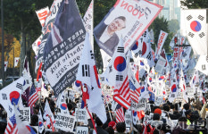 [포토] 이재명 재판 재개 촉구 행진