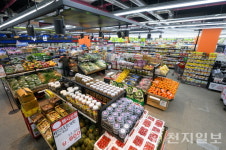 한국식자재유통協 식자재마트 규제論, 글로벌 성공 모델 외면… 소상공인 부담만 키운다