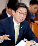 [포토] 답변하는 이억원