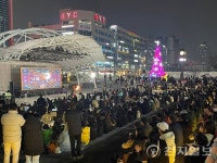 안산문화광장 밝힌 겨울 빛의 나라… 7일 점등식으로 겨울 밤 수놓다