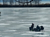 [포토] 강화 분오리저수지, 얼음낚시 즐기는 시민들