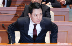 [포토] 의원총회 참석한 장동혁 대표