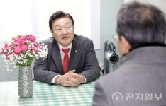 대전시의회 산업건설위원회, 설맞이 사회복지시설에 온정 전달