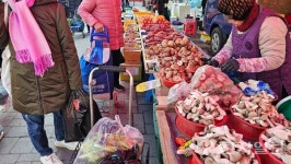 [포토] 설 앞둔 전통시장 북적… 정겨운 흥정 소리 광주 송정5일시장