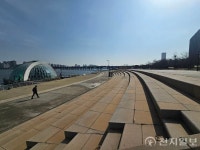 [현장] CU가 한강공원에 한 일…편의점이 러너 1000만의 동선을 설계하기 시작했다