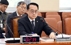 [포토] 정개특위 출석한 허철훈 중앙선관위 사무총장