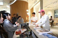 오세훈, 관악산 관광센터 점검… 서울투어노믹스 전략 연계