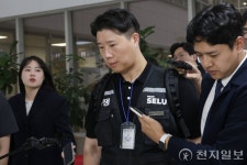 [포토] 협상장 떠나는 최승호 노조 위원장