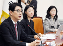 [포토] 주진우 위원장, 공소취소특검법 저지특별위원회의 발언