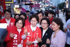 양향자 군포, 첨단산업·교통혁신 중심도시로 육성… 산본로데오거리 집중유세 