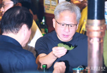 [포토 종합] 젠슨 황·최태원·구광모·이해진, 홍대 삼겹살 회동
