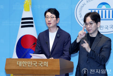 [포토] '이화영 사건 검찰 항소제기' 촉구 기자회견하는 주진우