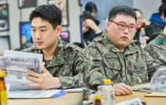 '신병4 : 사보타주' 상병 된 박민석 앞에 또 다른 변수… 새 얼굴 합류한 병영 코미디 귀환