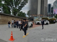 오세훈·김윤덕, 용산공원 해법 2차 회동… 경직된 표정 입장