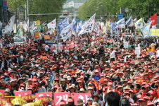 메이데이, 뜨거운 5월이 온다