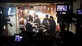 낮은 목소리 크게 듣는 거리의 만찬 촬영 현장